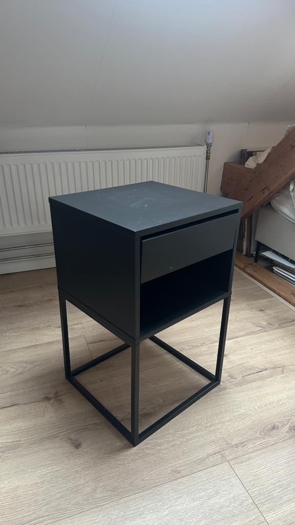 2 zwarte IKEA nachtkastjes, Huis en Inrichting, Ophalen, Zo goed als nieuw, Minder dan 45 cm, Minder dan 55 cm