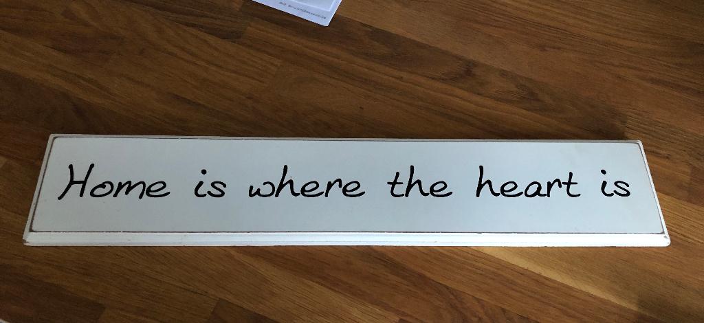 ''Home is where the heart is'' Tekstbord  Woondecoratie, Huis en Inrichting, Woonaccessoires | Tekstborden en Spreuken, Ophalen of Verzenden