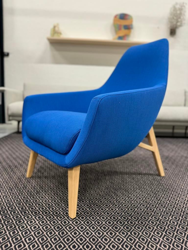 Nieuw Montis Enzo Fauteuil blauw stof Design stoel hout, Huis en Inrichting, Fauteuils, Nieuw, 75 tot 100 cm, Ophalen of Verzenden
