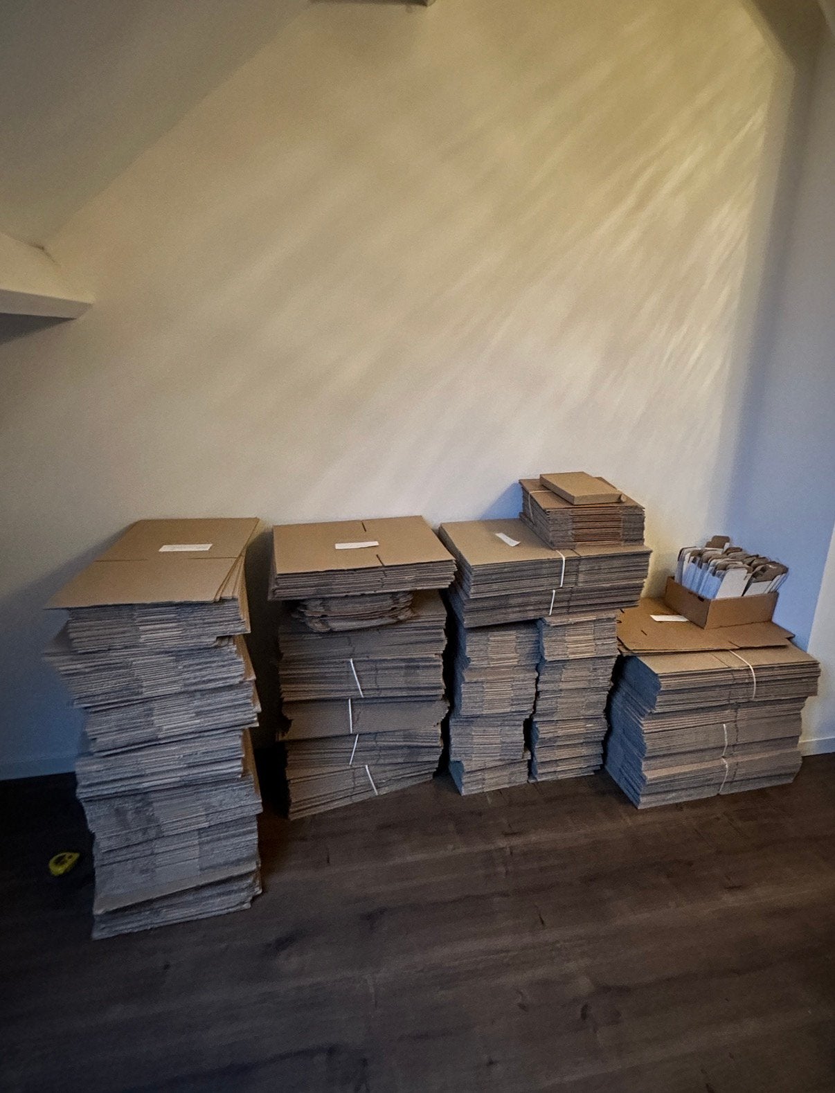 Grote partij verzendmaterialen – dozen, tape, verzendzakken, Ophalen