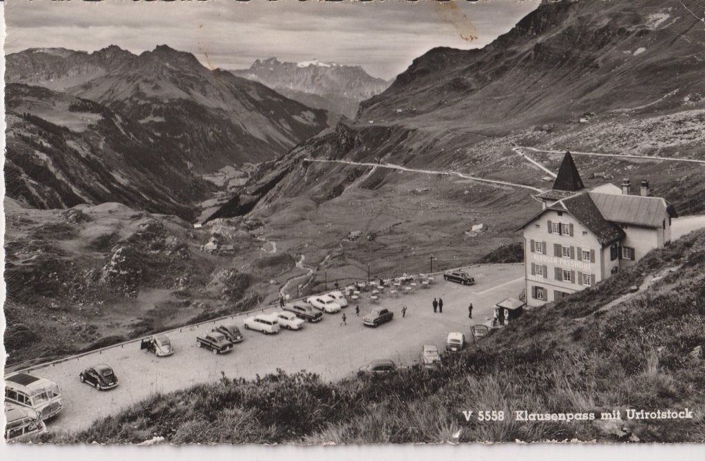 Zwitserland, Klausenpas met auto's , Volkswagen Kever, Verzamelen, Ansichtkaarten | Buitenland, Gelopen, Overig Europa, 1960 tot 1980