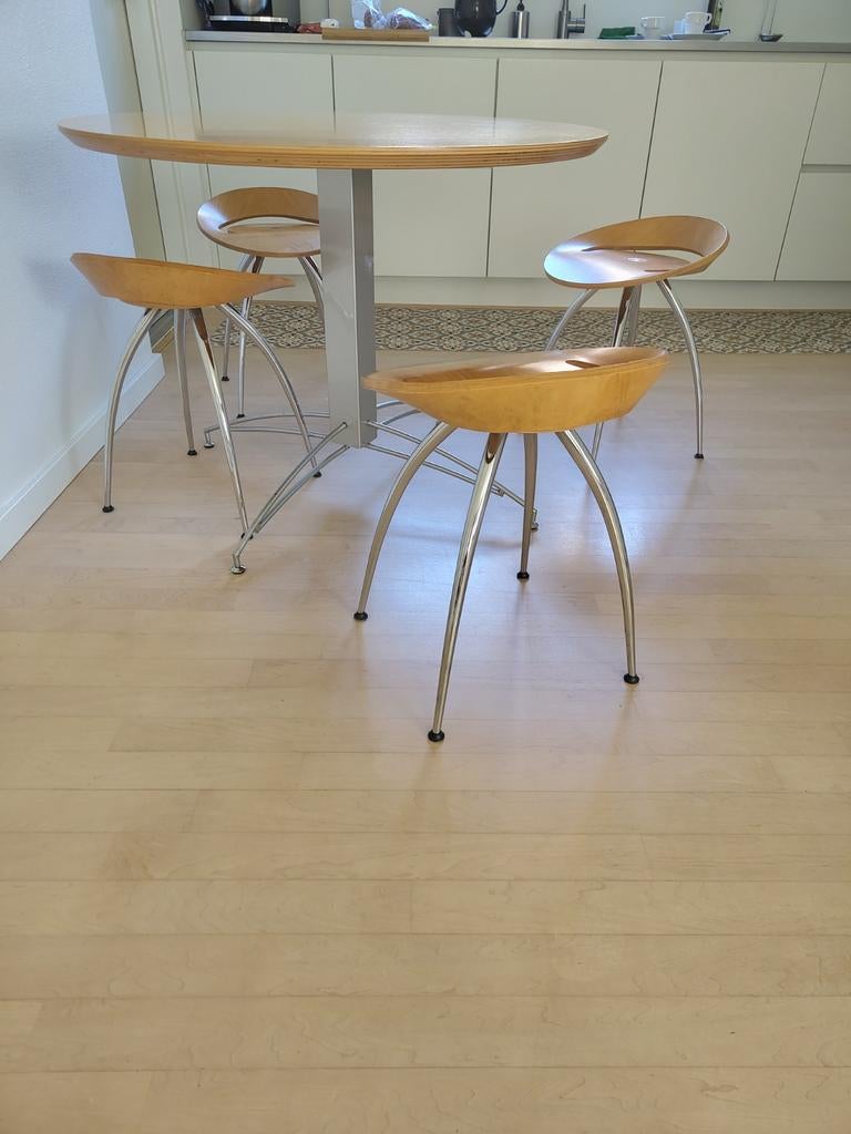 Design bartafel met 4 Lyra krukjes - beukenhout, Ophalen of Verzenden, Gebruikt