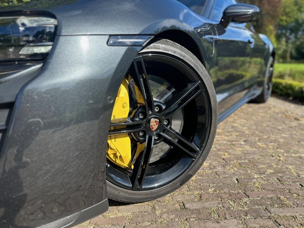 Porsche Taycan Turbo S | Alcantara | Keramisch | Sport Chron, Automaat, Stof, Zwart, 124 €/maand