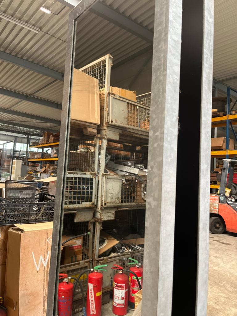 Grote staande spiegel met metalen frame, Huis en Inrichting, Woonaccessoires | Spiegels, Ophalen, Gebruikt, 200 cm of meer, Rechthoekig