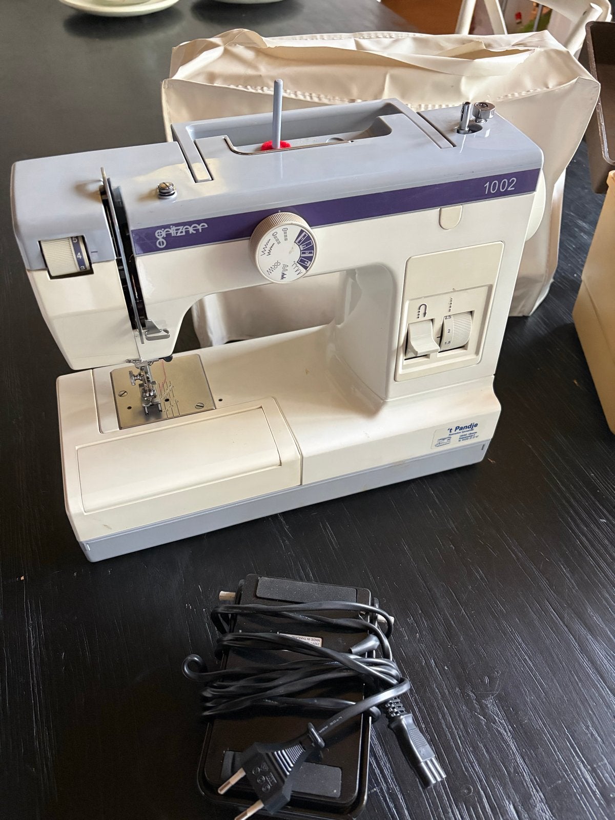 Gritzner Naaimachine 1002 met naaibox en inhoud, Ophalen, Gebruikt, Naaimachine, Overige merken