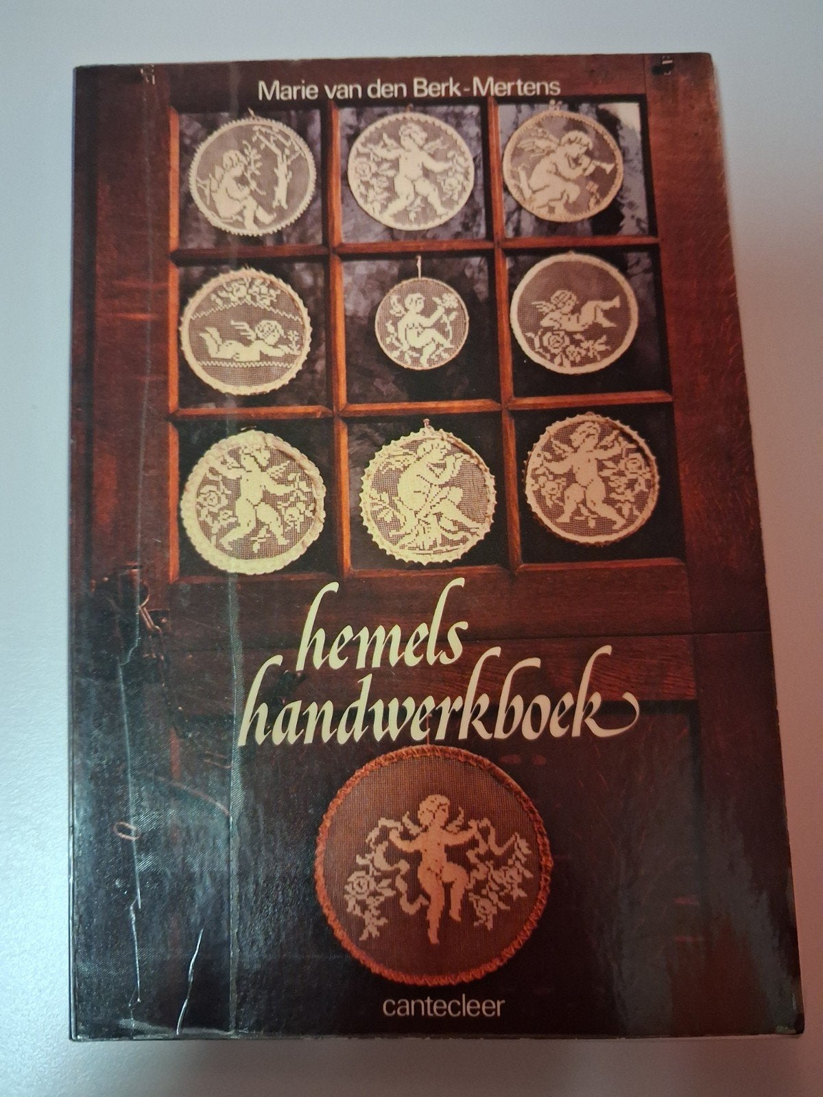 Hemels Handwerkboek - Marie van den Berk-Mertens, Ophalen of Verzenden, Gelezen, Borduren en Naaien, Marie van den Berk-Mertens