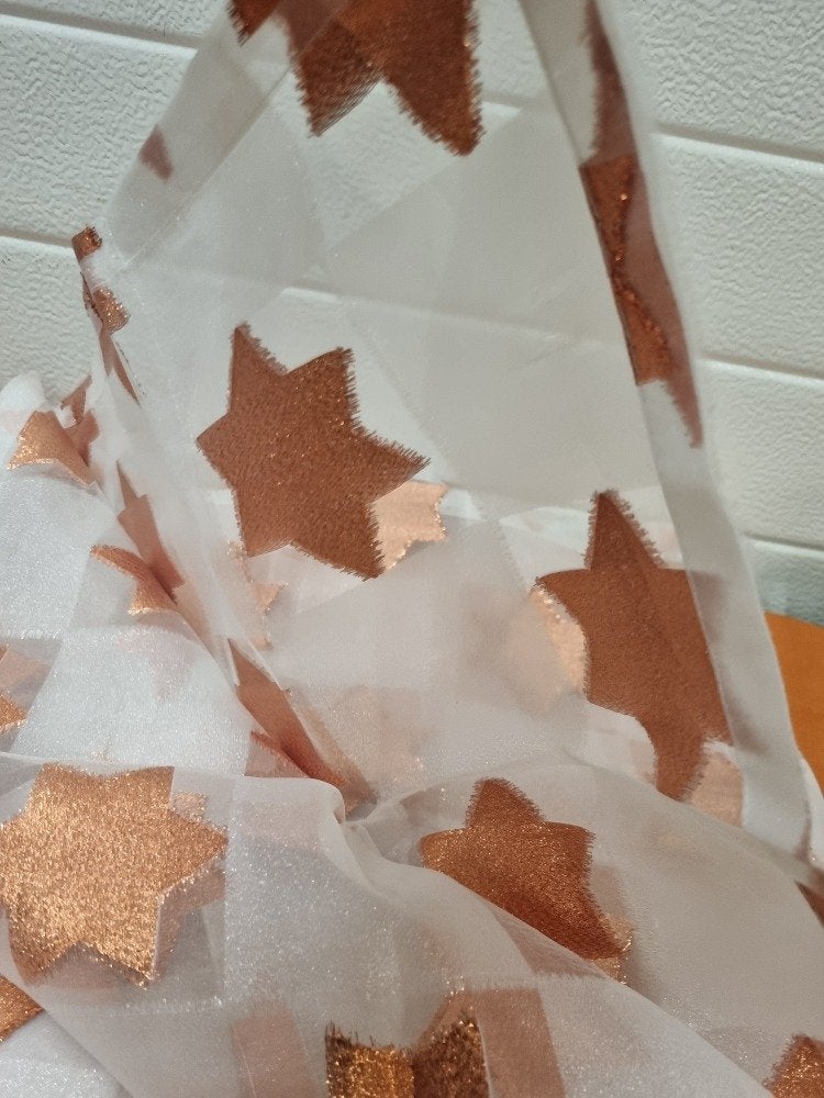 tafelkleed kerst met sterren goud / wit b271, Ophalen of Verzenden, 'T Olde Gre-j, Info@toldegrej.nl, Endepoelstraat 20f Didam