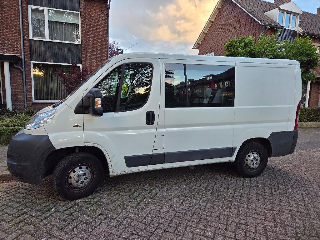 Fiat Ducato Dubbele Cabine - dealer onderhouden - BTW-auto, Auto's, Bestelauto's, Voorwielaandrijving, 1956 cc, 4 cilinders, 7 stoelen