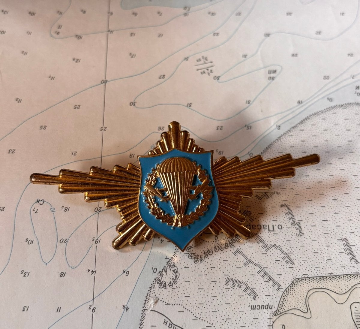 Origineel Russisch VDV Luchtlandingstroepen Borstembleem, Ophalen of Verzenden, Landmacht