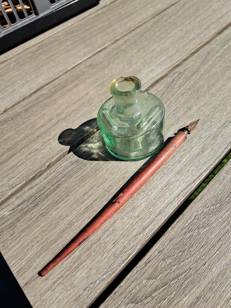 Antieke Kroontjespen met Groen Glazen Inktpotje, Ophalen
