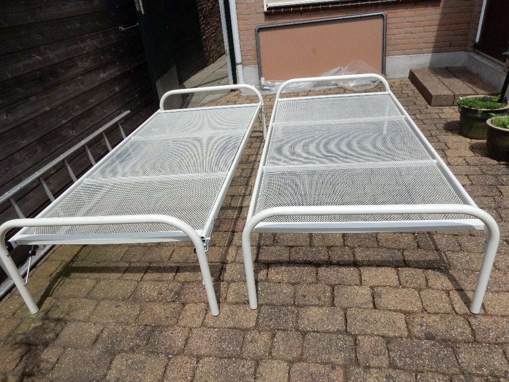 2 metalen bedden met spiraalbodem, Ophalen, 90 cm, Zo goed als nieuw, 200 cm