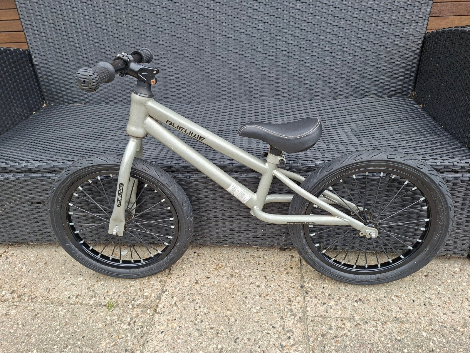BUEUWE 16 inch Grote Lichtgewicht Loopfiets (Nieuwstaat!), Ophalen, Zo goed als nieuw, 16 tot 20 inch