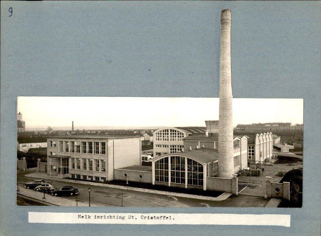 Roermond - Melkinrichting Sint Christoffel - Foto - 1955, Verzamelen, Verzenden, 1940 tot 1960, Limburg