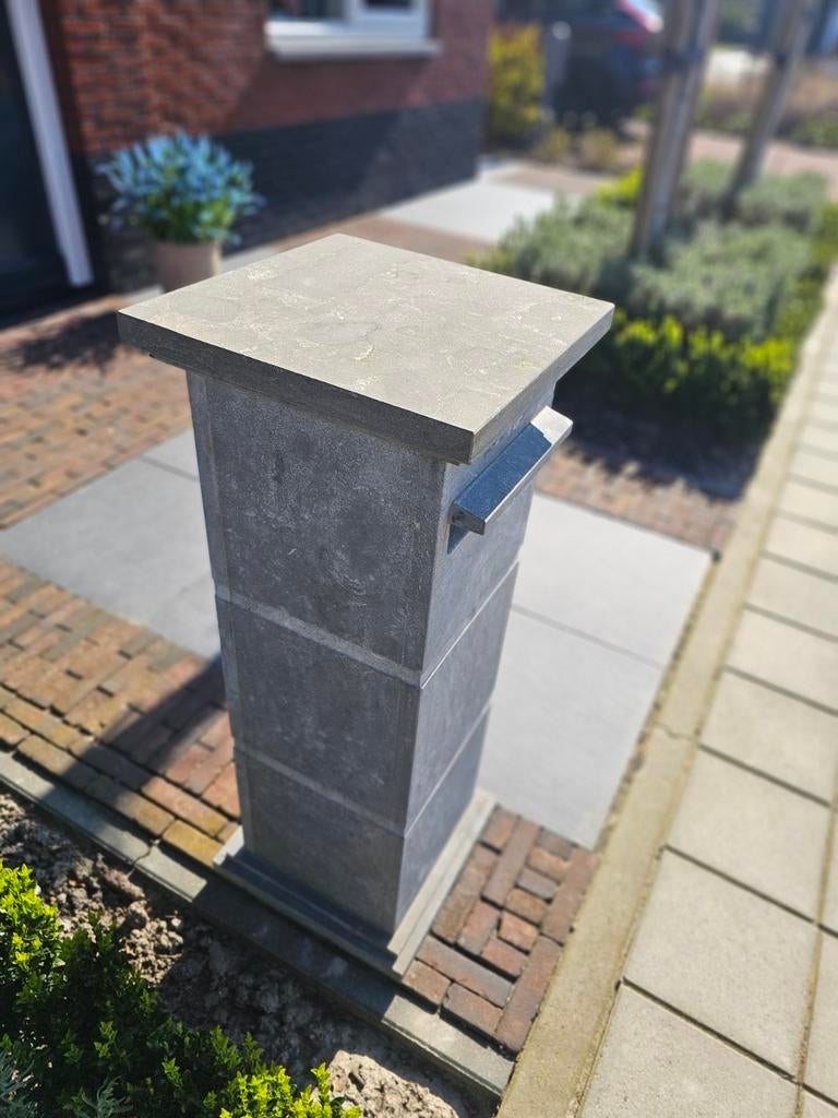 Hardstenen brievenbus, zo goed als nieuw, Tuin en Terras, Brievenbussen, Ophalen of Verzenden, Zo goed als nieuw, Hardsteen