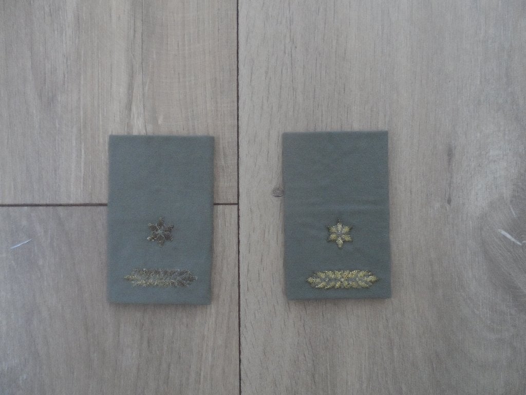 Rangonderscheidingsteken regenjas DT kaki majoor KL nw, Ophalen of Verzenden, Landmacht, Nederland, Embleem of Badge