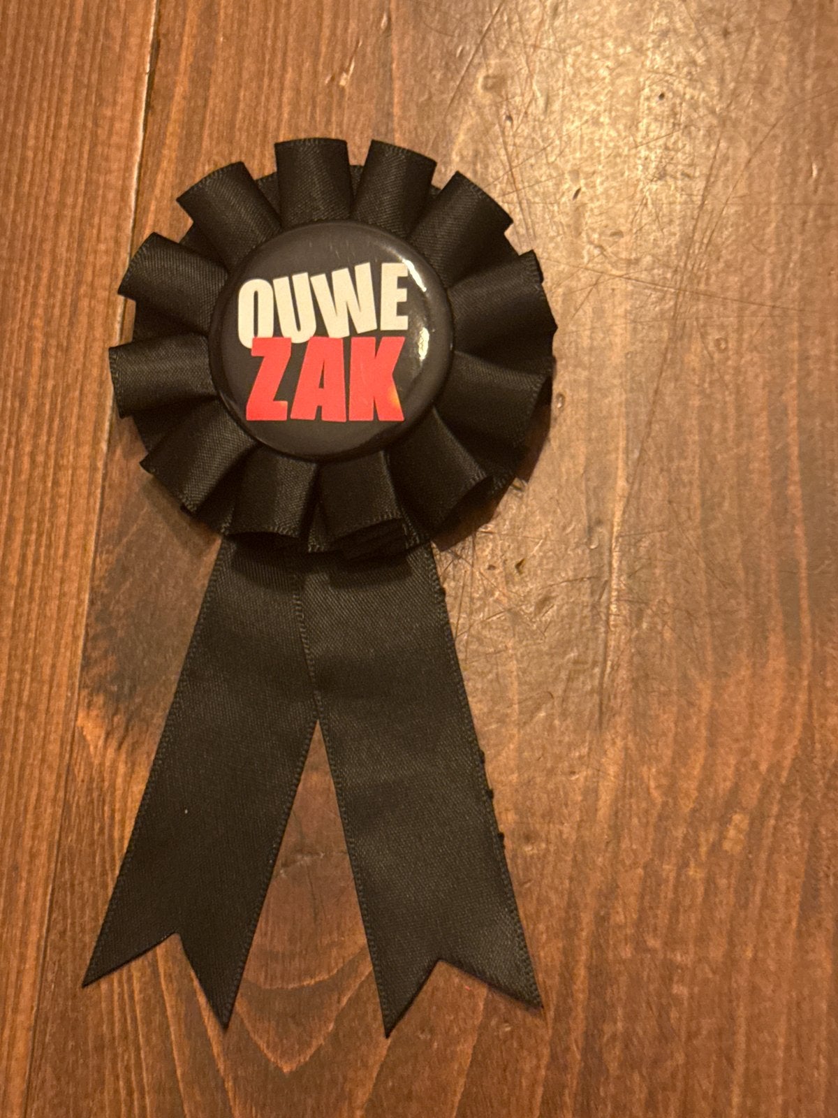 Grappige Broche 'Ouwe Zak' - Perfect voor Feestjes, Overige materialen, 4 tot 7 cm, Zwart, Nieuw
