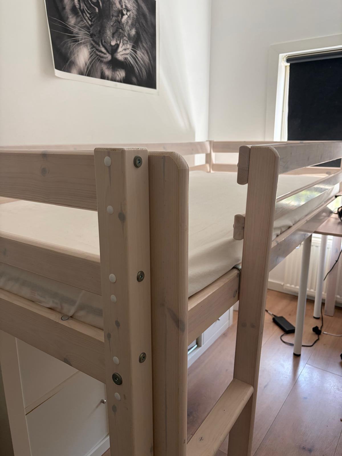 90x200 eenpersoonsbed, Kinderen en Baby's, Kinderkamer | Stapelbedden en Hoogslapers, Ophalen, Zo goed als nieuw, Stapelbed