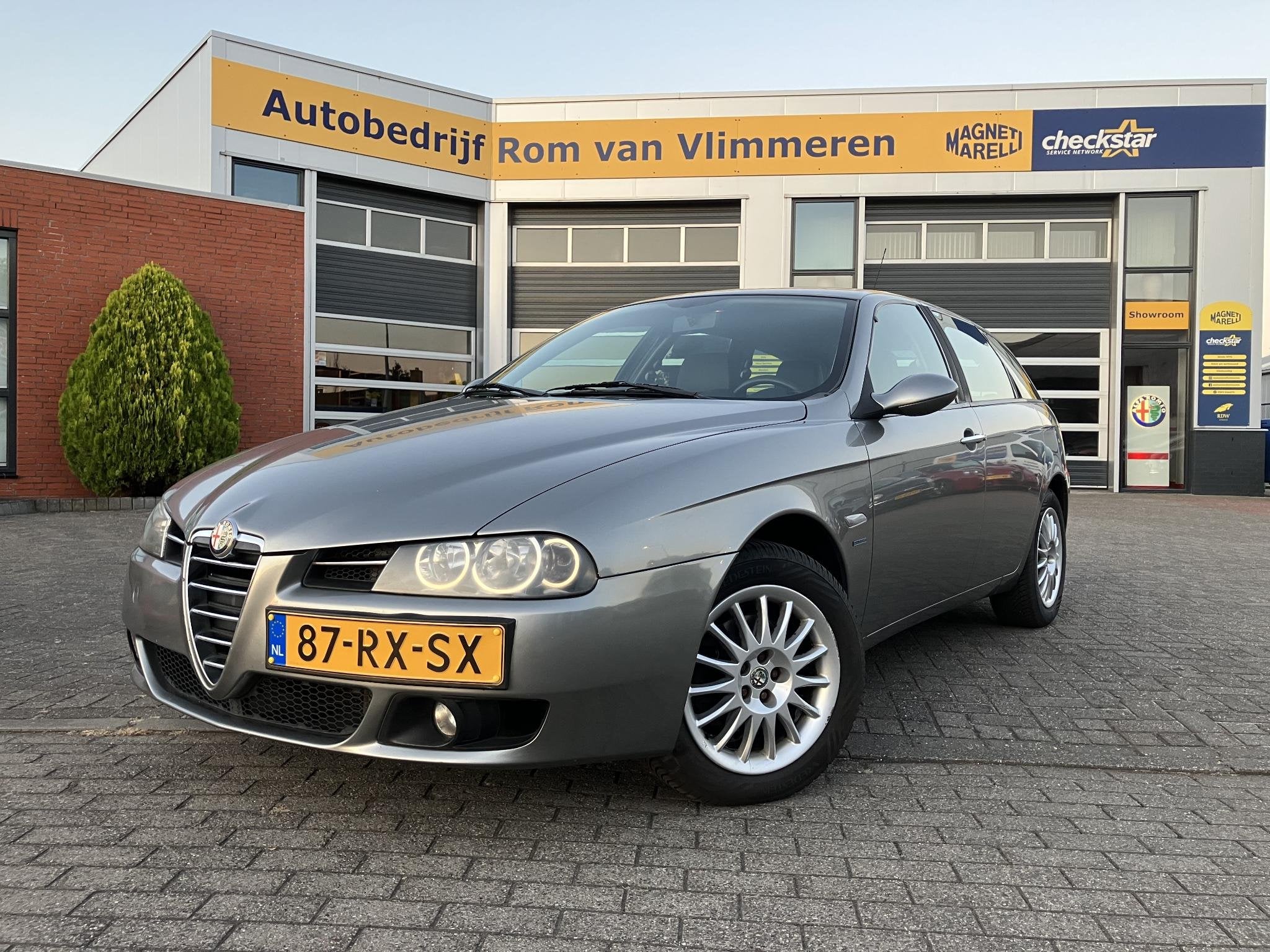 Alfa Romeo 156 Sportwagon 1.8 T.Spark Distinctive | Van 1e E, Auto's, Voorwielaandrijving, Gebruikt, 4 cilinders, 1290 kg