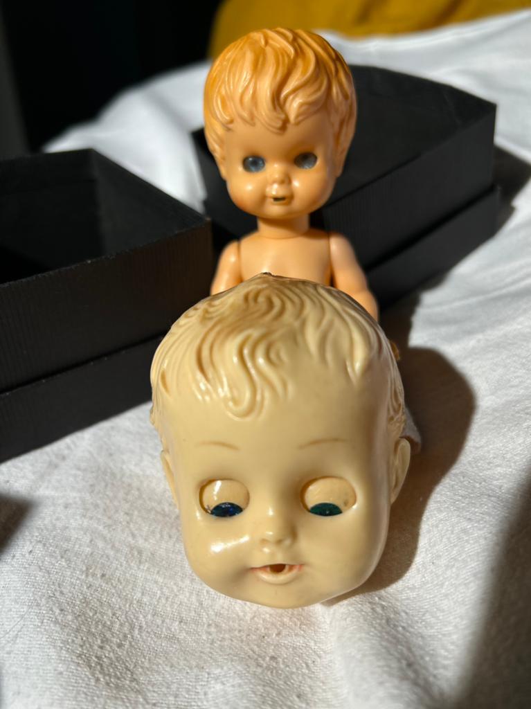 Jaren ‘70 poppenhoofdje + popje knipperende oogjes 8-13,5 cm, Verzamelen, Poppen, Ophalen of Verzenden, Zo goed als nieuw, X, Pop