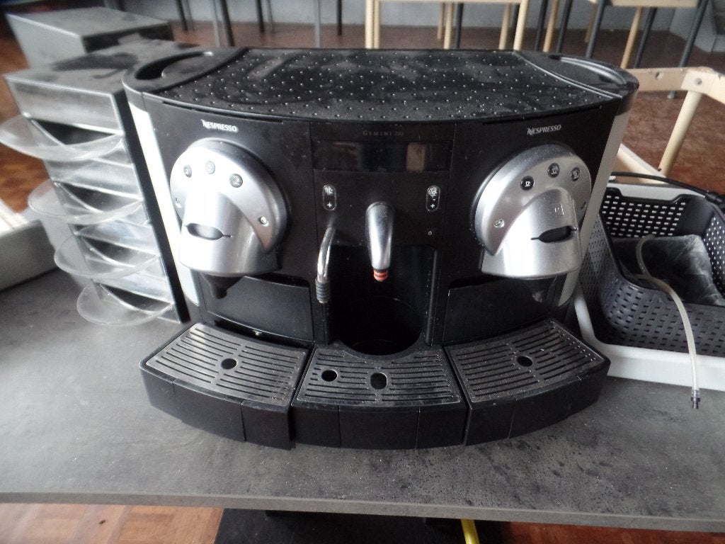 Koffiemachine, Ophalen, Afneembaar waterreservoir, Gebruikt, 10 kopjes of meer