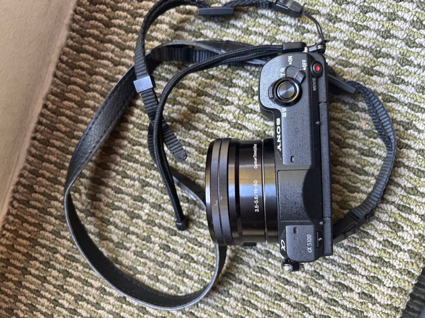 Foto 4 van Sony Alpha A5100 + 16-50mm lens