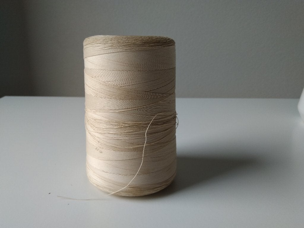Helvetia 24 Mettler's Machine Thread Extra Glacé, Ophalen of Verzenden, Zo goed als nieuw, Garen of Naald(en)