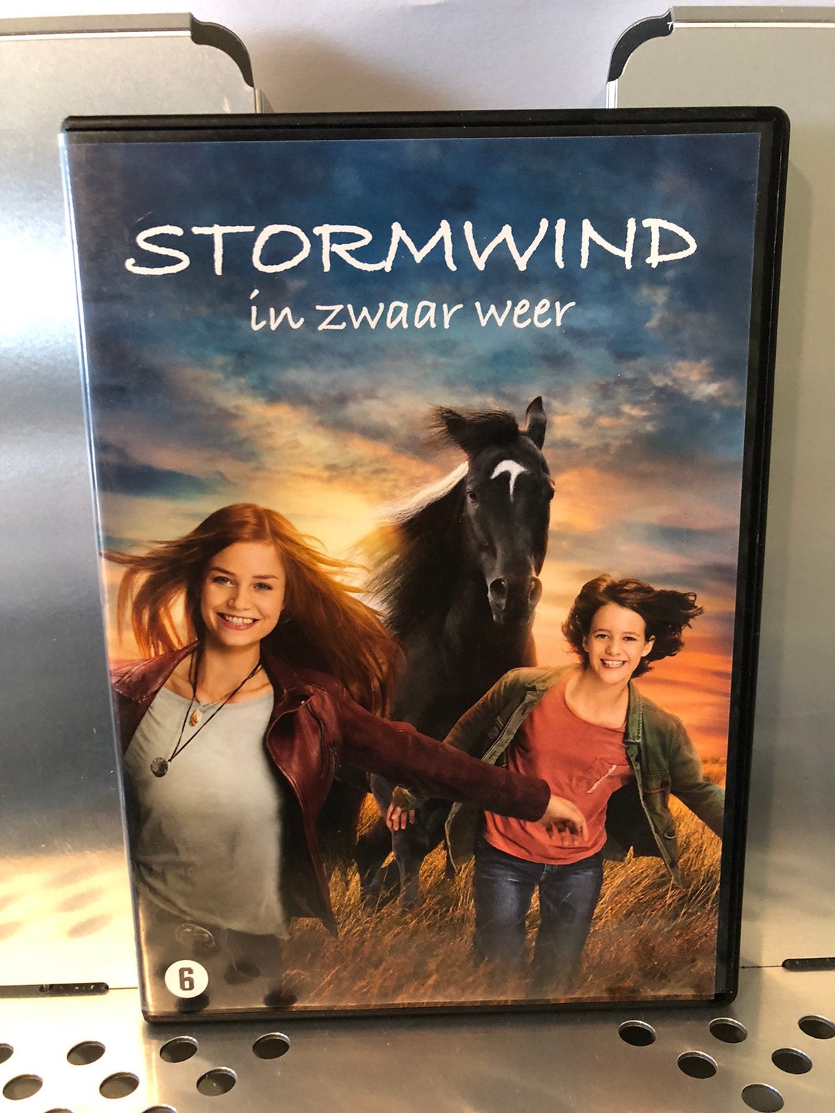 [DVD] Stormwind 5 in zwaar weer - Nederlands, Alle leeftijden, Ophalen of Verzenden, Zo goed als nieuw