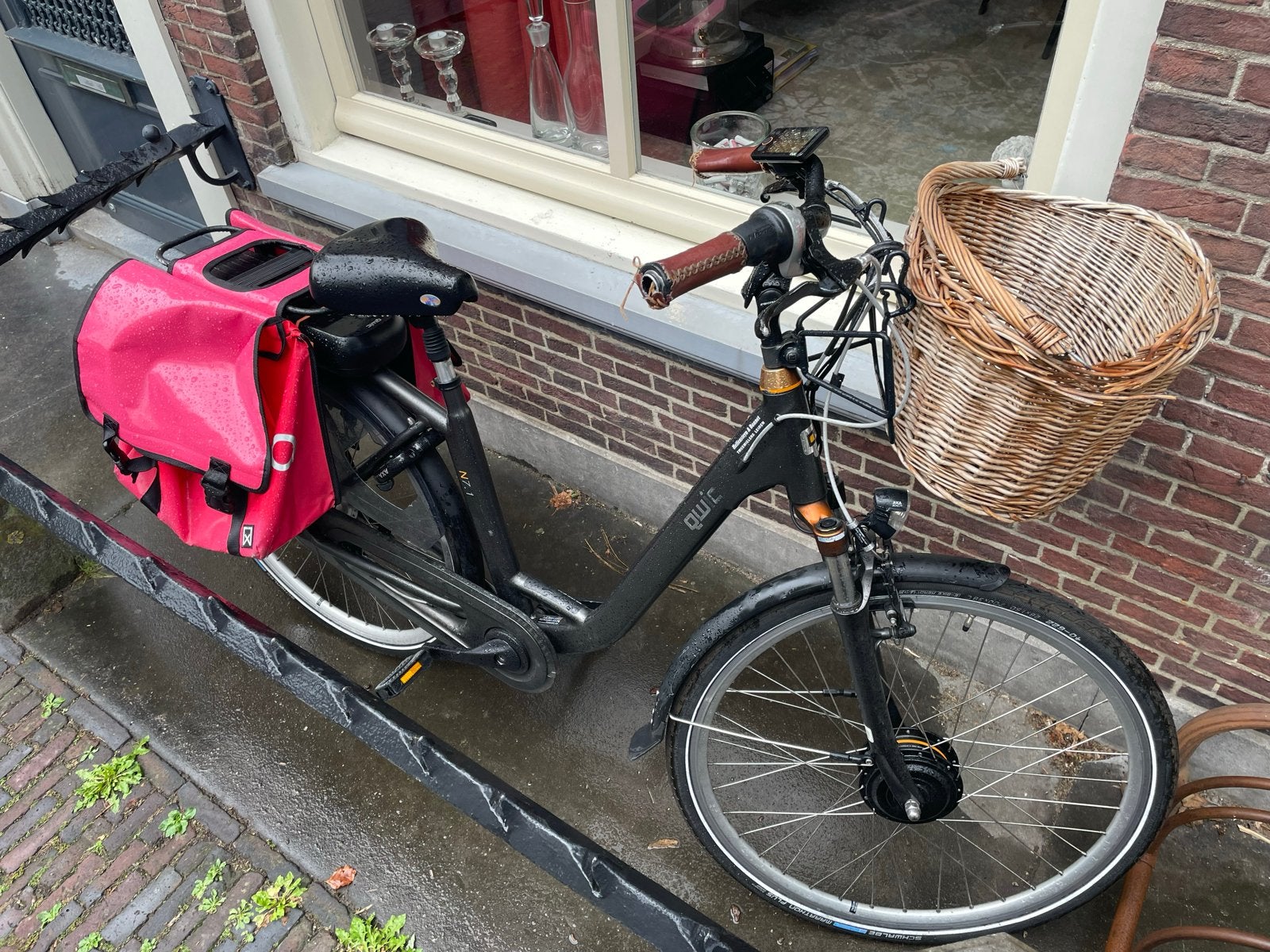 Qwic N7.1 elektrische fiets met mand en fietstassen, Ophalen, Qwic, Gebruikt, 51 tot 55 cm