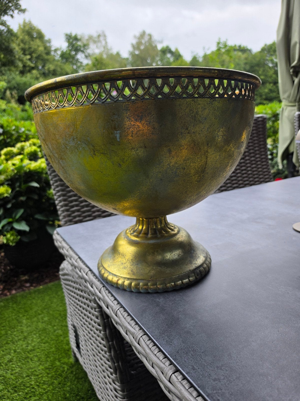 Grote gouden vaas/schaal - 35 cm hoog, 42 cm diameter, Huis en Inrichting, Woonaccessoires | Vazen, Ophalen