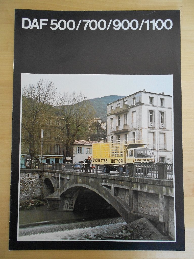 DAF 500 / 700 / 900 / 1100 Brochure 1977, Boeken, Auto's | Folders en Tijdschriften, Zo goed als nieuw, Overige merken, Ophalen of Verzenden