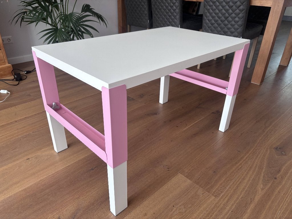 Ikea kinderbureau wit met roze, 96x58, Ikea desk for kids, Huis en Inrichting, Ophalen, 96 cm, Kinderbureau, In hoogte verstelbaar
