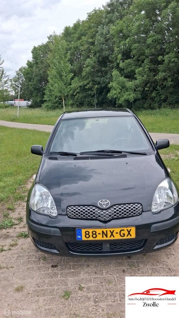 Toyota Yaris 1.0 VVT-i, Gebruikt, 31 €/maand, 4 cilinders, 400 kg