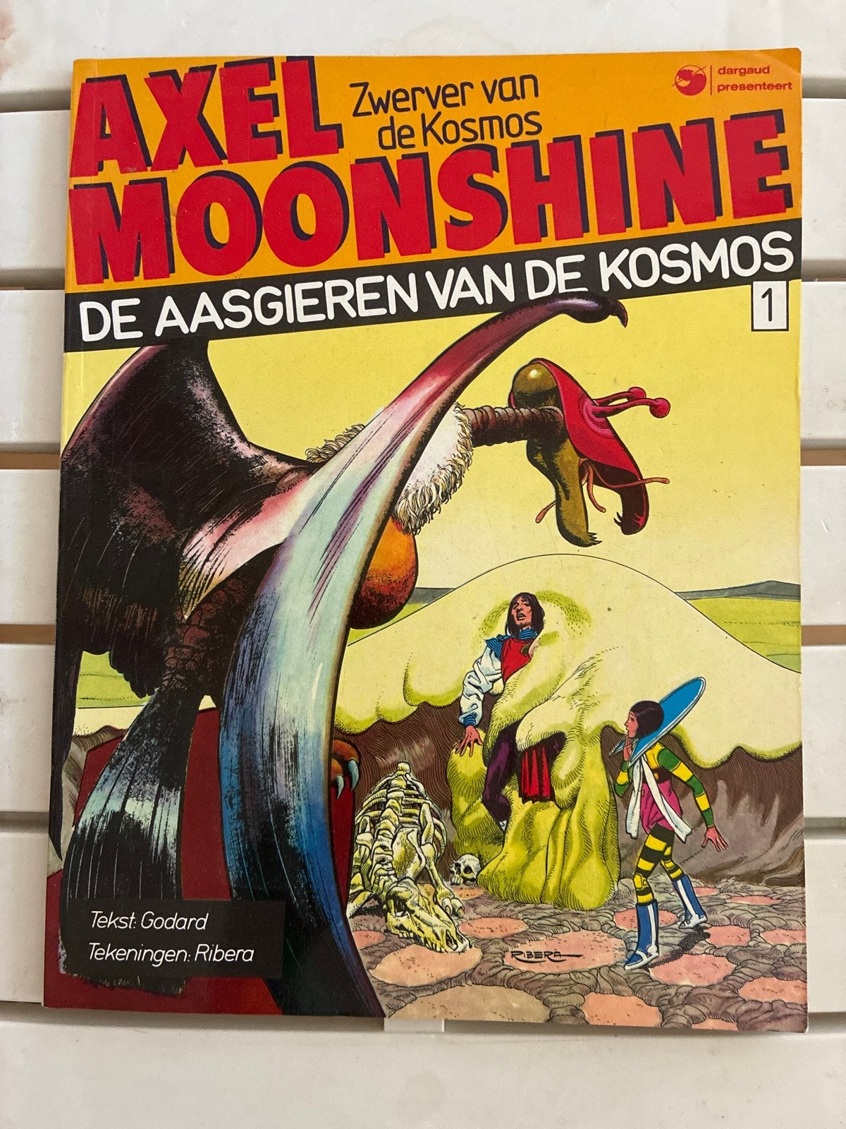 Axel Moonshine: De Aasgieren van de Kosmos - Deel 1, Eén stripboek, Ophalen of Verzenden, Gelezen