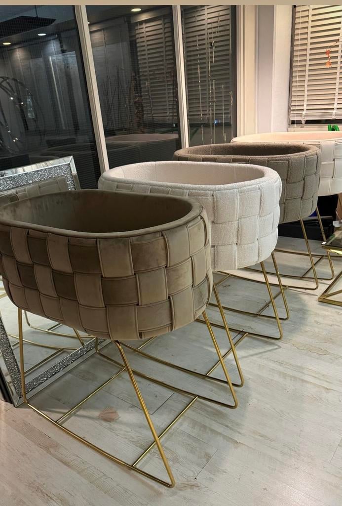 Luxe Babywieg met Gevlochten Design en Gouden Onderstel, Kinderen en Baby's, Babywiegjes en Ledikanten, Ophalen of Verzenden, Nieuw