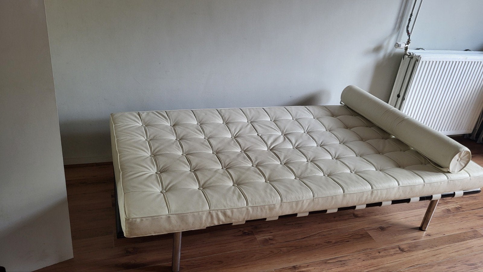 Daybed in de style van Barcelona bij Knoll- Premium Ivoor Le, Ophalen, Eenpersoons, Zwart, Zo goed als nieuw