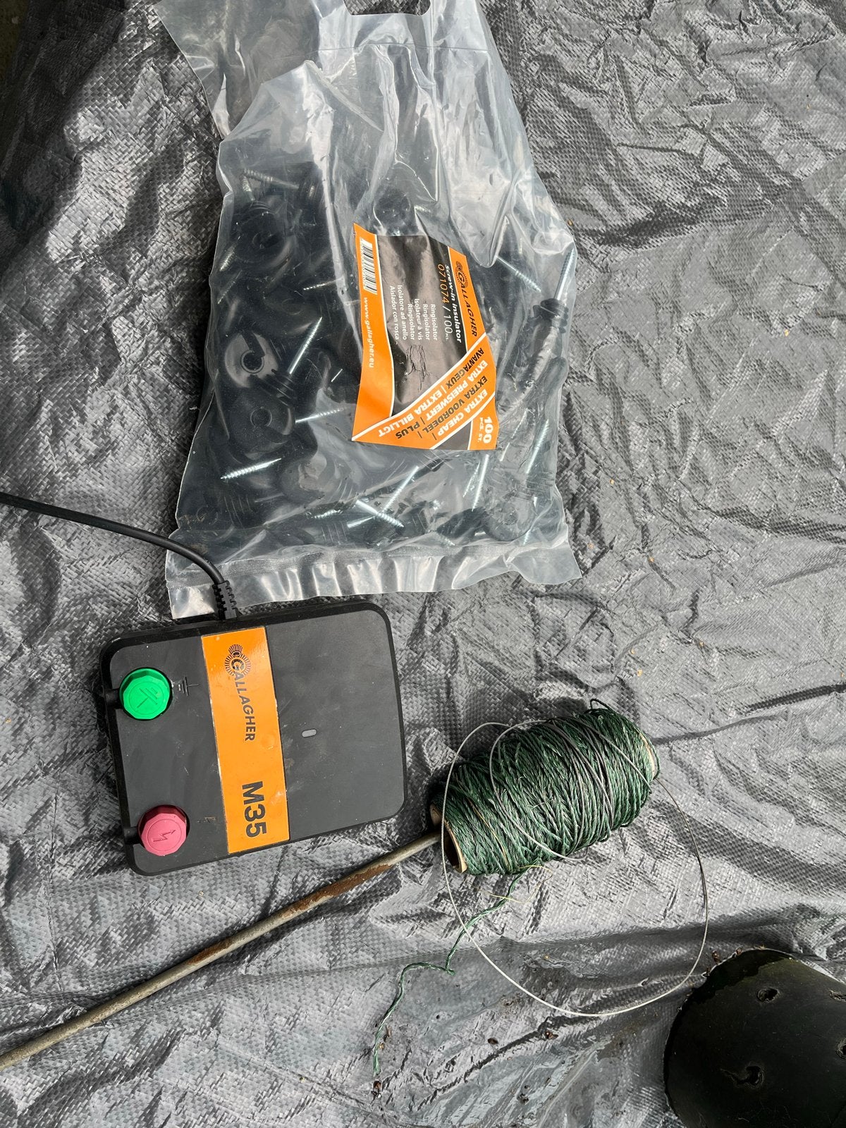 Gallagher M35 schrikdraadapparaat met isolatoren en draad, Ophalen of Verzenden, Gebruikt