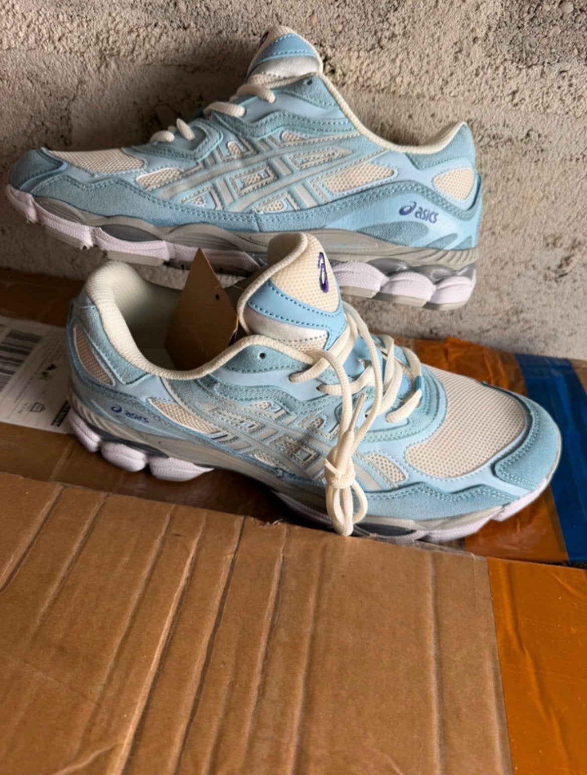 Nieuwe asics gel nyc white/blue maat 45, Sport en Fitness, Loopsport en Atletiek, Ophalen of Verzenden, Nieuw, Hardloopschoenen