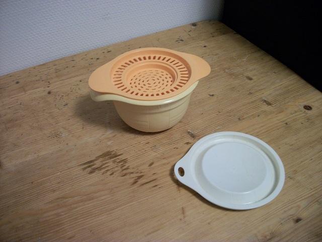 Tupperware Bakje/Kommetje met Zeef en Deksel, Huis en Inrichting, Keuken | Tupperware, Ophalen of Verzenden, Gebruikt, Bak of Kom
