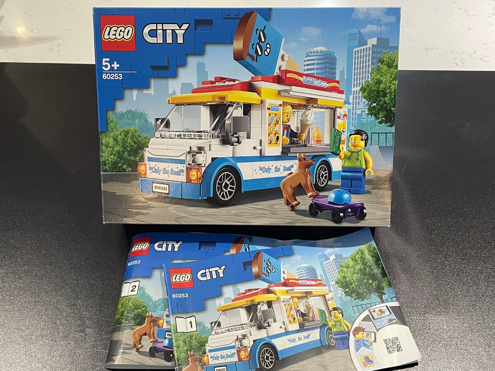 LEGO City IJswagen / Ice cream truck - set 60253 COMPLEET, City, Lego, Ophalen of Verzenden, Zo goed als nieuw