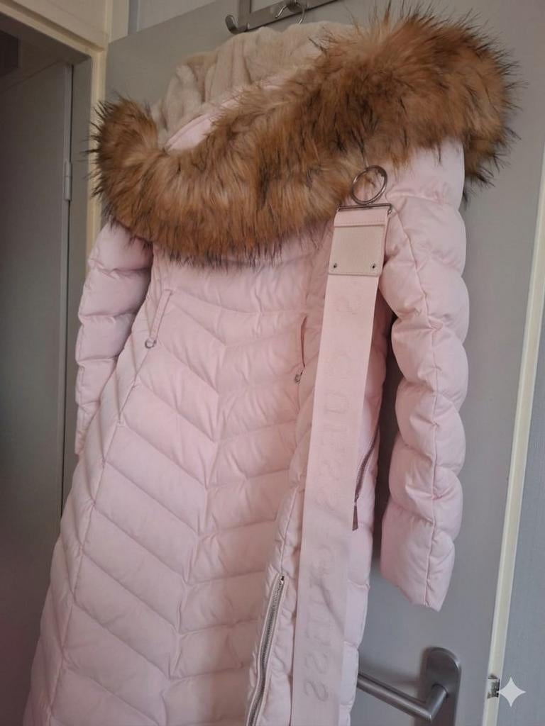 Lichtroze Guess winterjas met bontkraag, Guess, Ophalen, Zo goed als nieuw, Roze