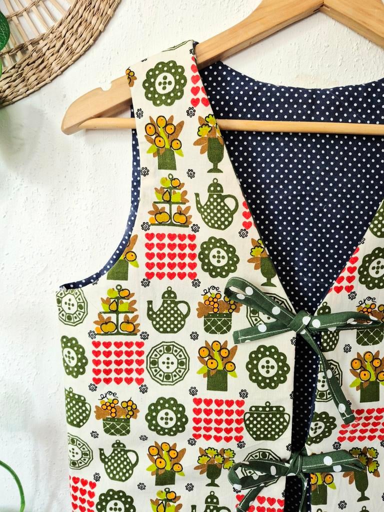 Handgemaakt gilet van 60s keukengordijntje S/M, Maat 38/40 (M), Ophalen of Verzenden, Zo goed als nieuw, MINT UPCYCLING