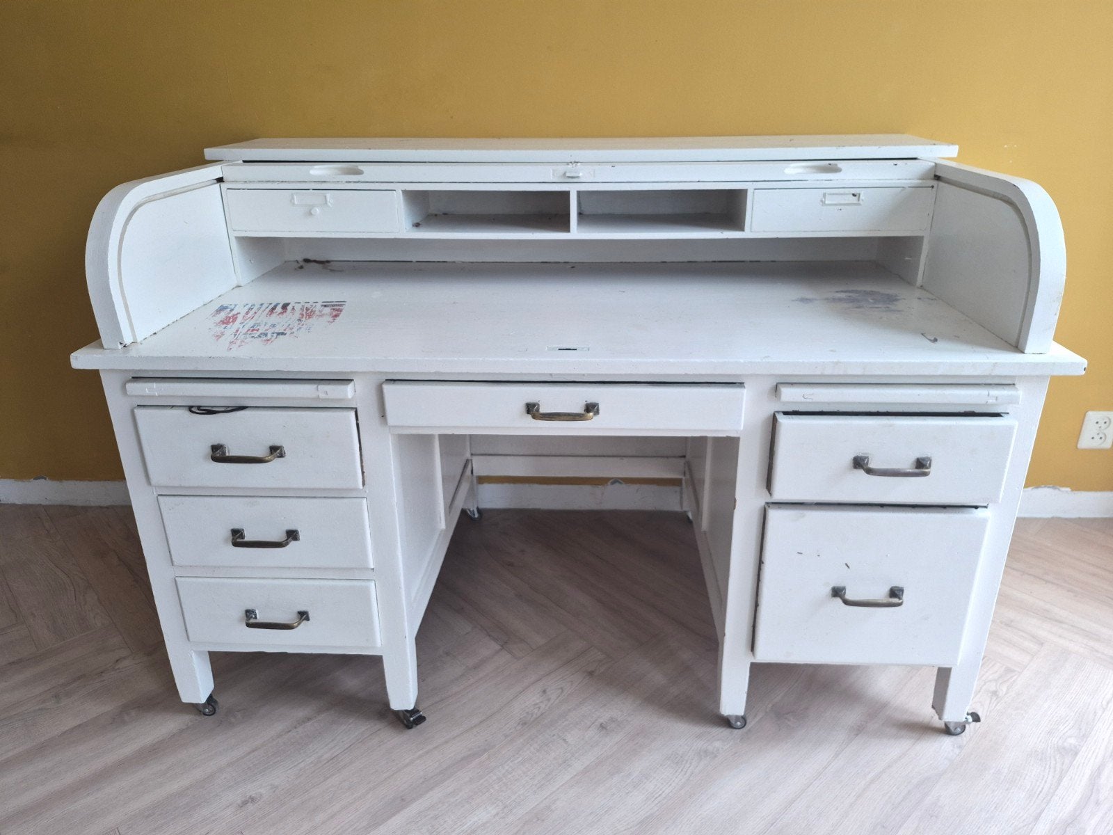 MOET SNEL WEG - Vintage wit rolluikbureau met lades, Huis en Inrichting, Ophalen, Gebruikt, Vintage, Retro, Klassiek