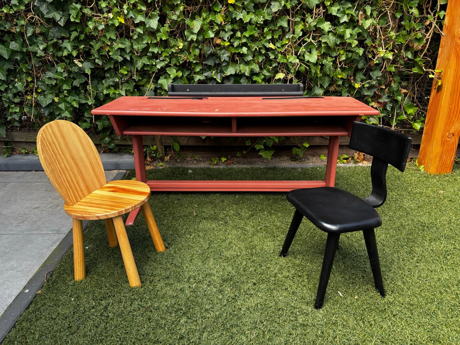 Vintage kinderbureau met twee stoeltjes, Ophalen, Gebruikt, Tafel(s) en Stoel(en)