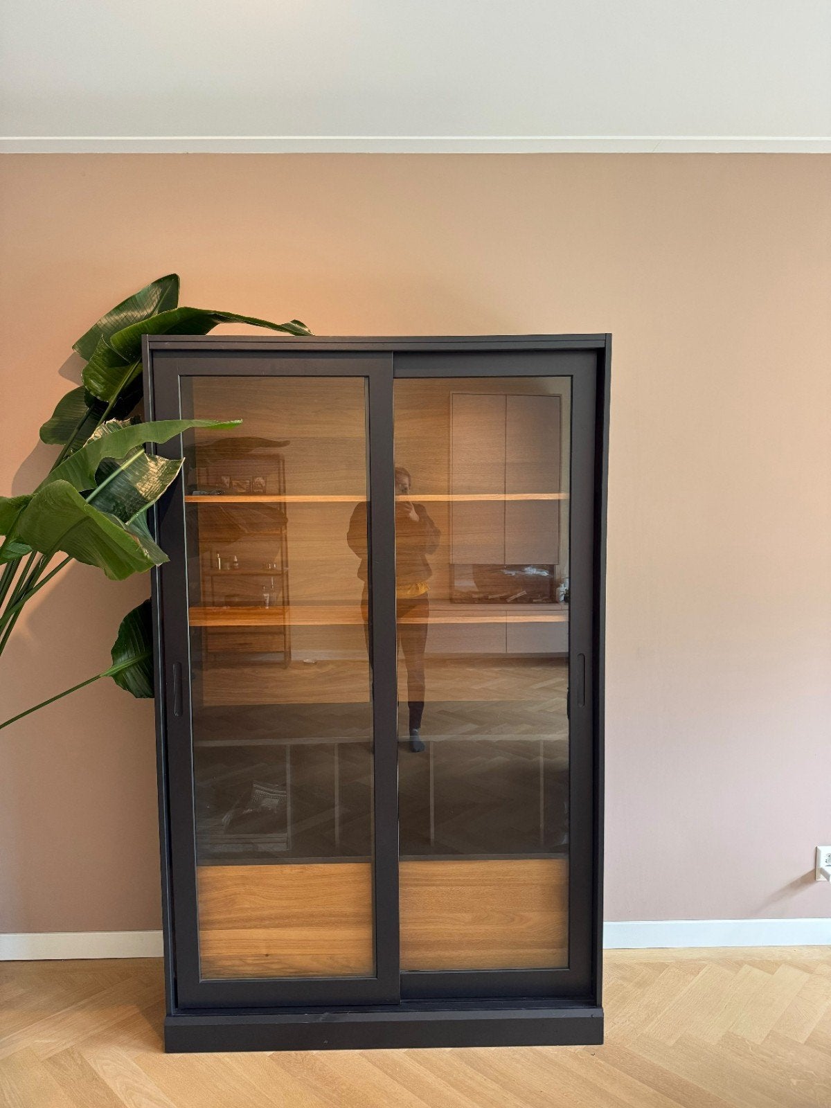 Vitrinekast Woood James - 200x125x147 cm - Goede staat, Huis en Inrichting, Ophalen, 100 tot 150 cm, 200 cm of meer, Zo goed als nieuw