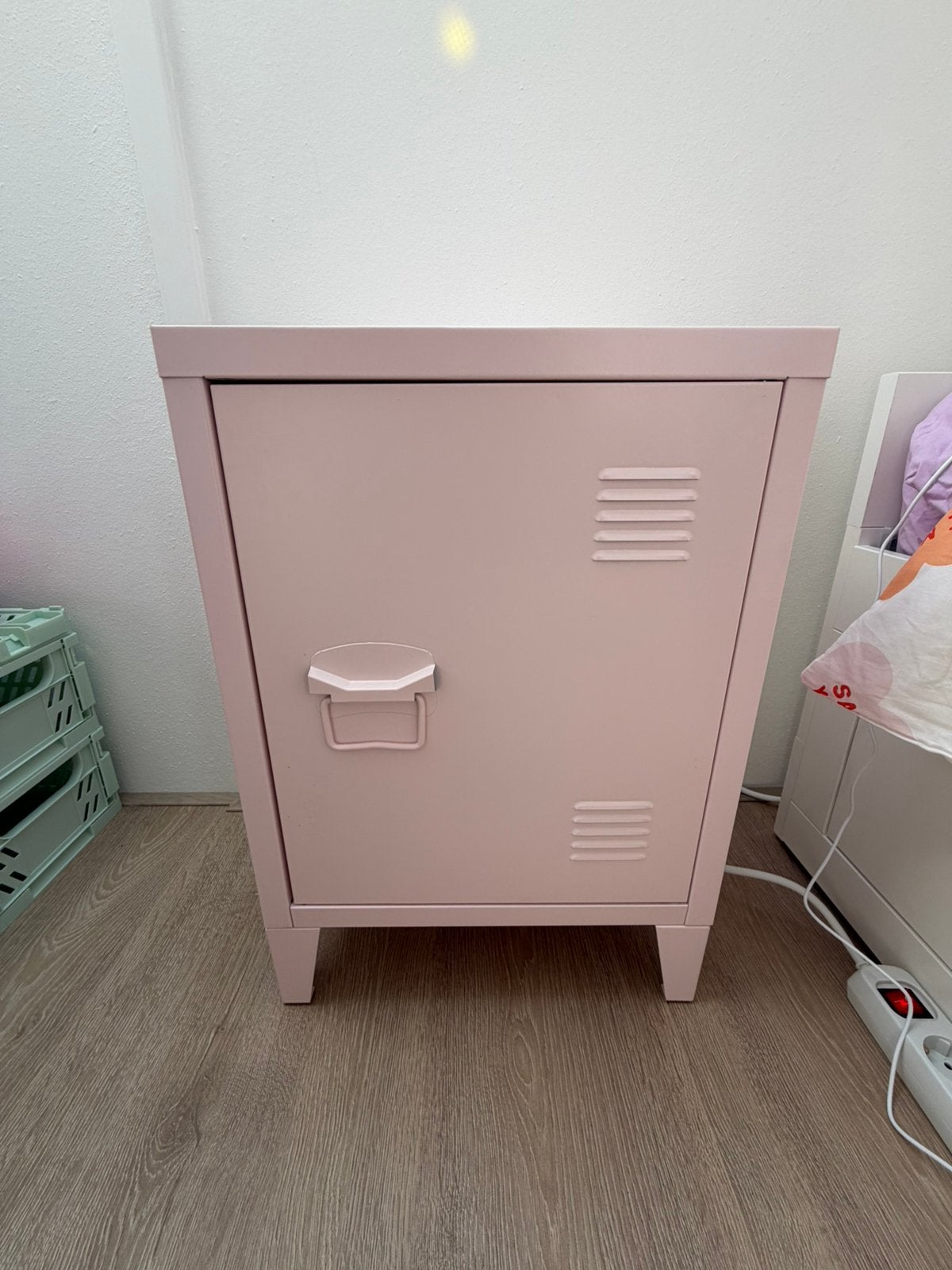 Locker nachtkastje metaal roze NIEUW, Huis en Inrichting, Kasten | Lockerkasten, Ophalen, Nieuw