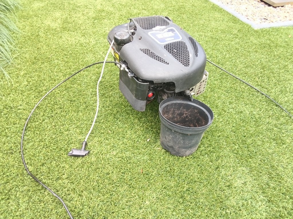 Grasmaaier motor, Ophalen, Gebruikt, Benzine-grasmaaier, Brigs & Stratton