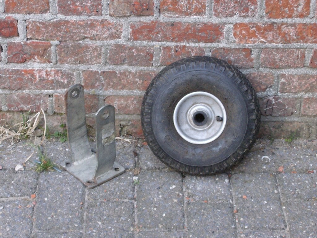 steekwagenwiel met houder, Doe-het-zelf en Verbouw, Transportwagens, 60 tot 80 liter, Ophalen, Zo goed als nieuw, Steekwagen