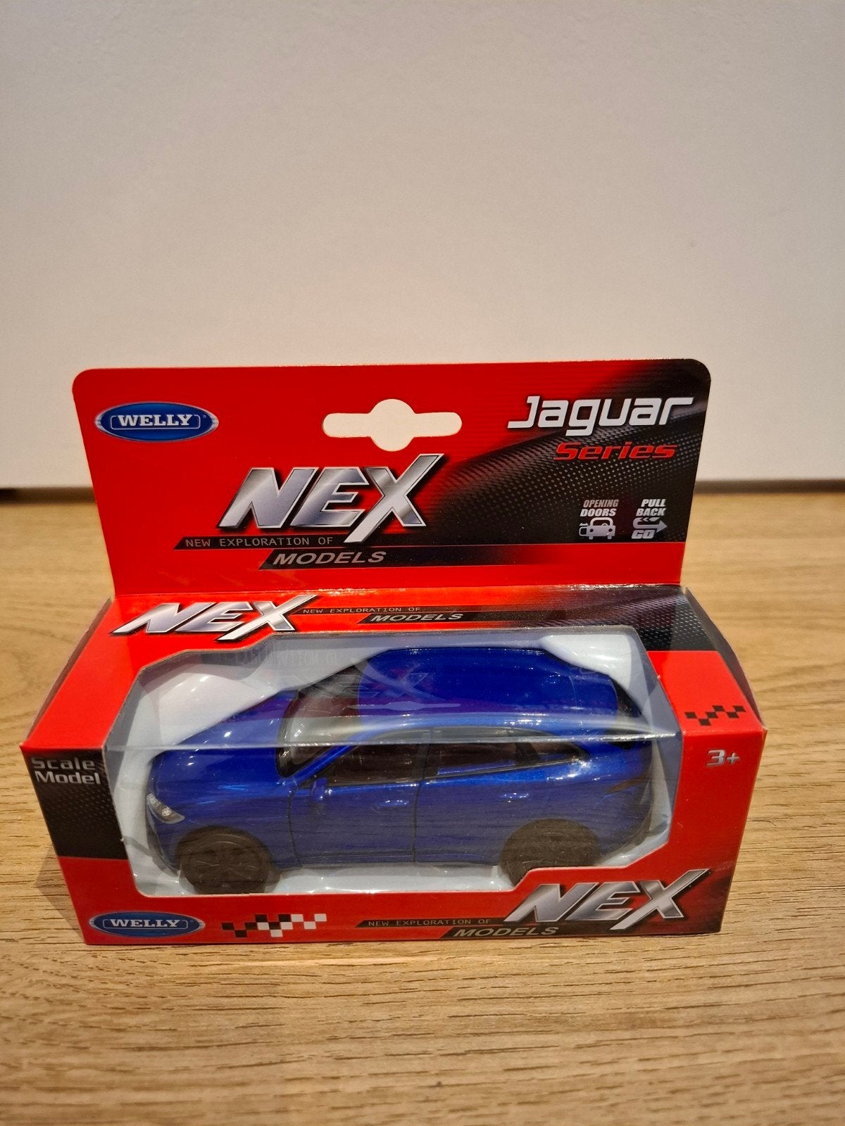 Jaguar F-Pace 1:43 modelauto - Welly NEX Series, Ophalen of Verzenden, Nieuw, Auto