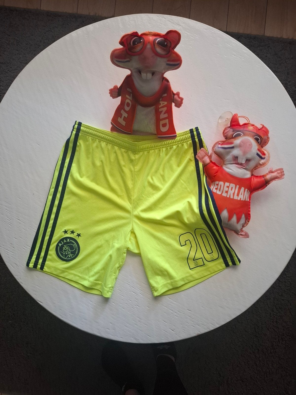 Fel geel Ajax sportbroekje maat m, Ophalen of Verzenden, Zo goed als nieuw, Geel, Voetbal