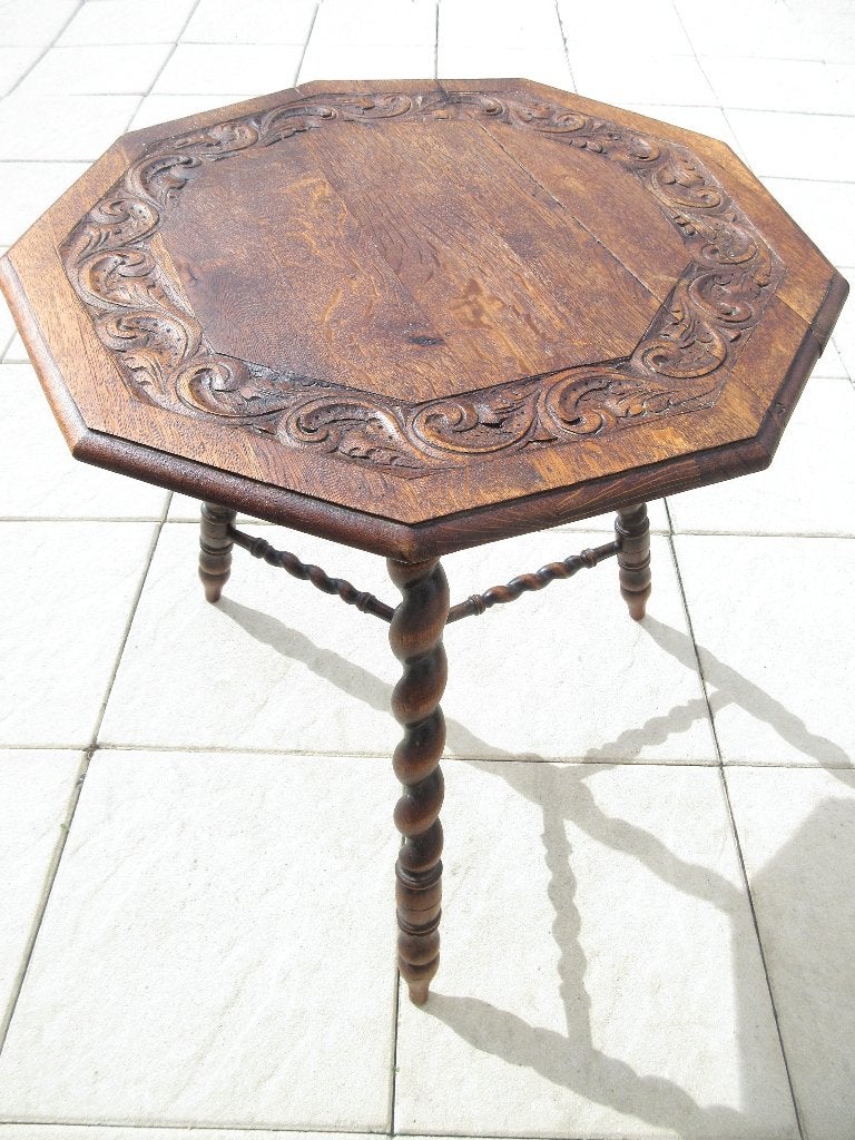 Antieke tafel bijzettafel gedraaide poten en houtsnijwerk, Antiek en Kunst, Antiek | Meubels | Tafels, Ophalen